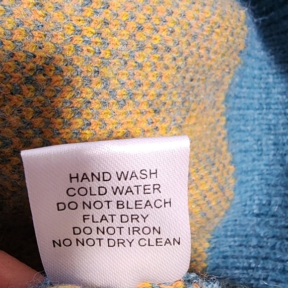 HYFVE‎ Mod Floral V-neck Cardigan Sweater Boho Bright Lagenlook Cottagecore Fun - Picture 10 of 10